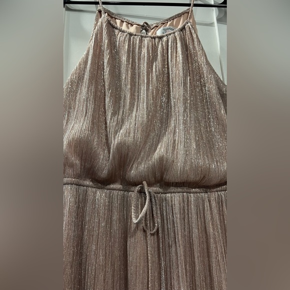 Perfect shimmery dress for spring or summer! - Picture 2 of 6